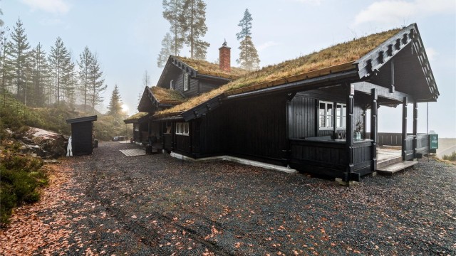 Stor gruset gårdsplass