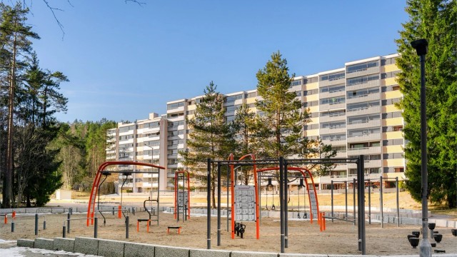 For de treningsglade finnes det også utendørs treningsapparater og Fresh Fitness på Romsås senter.