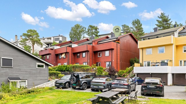 Her bor du i umiddelbar nærhet til friområde, samt at du kun har få minutters gange til Ekebergsletta, barnehager, Ekeberg skole, buss og matbutikk - Foto: Løvås Foto