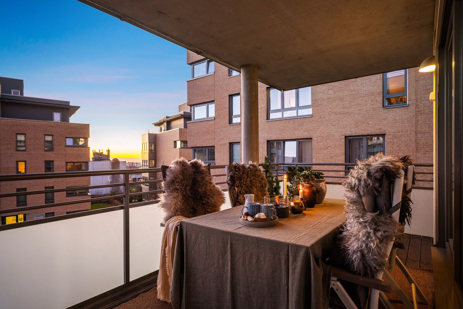 Velkommen til Ullagerveien 3 - presentert av Emir Resulbegovic i Krogsveen 