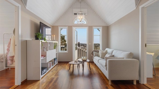 Loftstue med panoramautsikt med flerbruksmuligheter