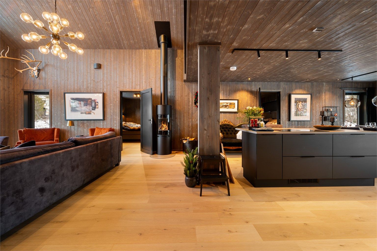 "inngang" til allrommet sett fra gangen. 