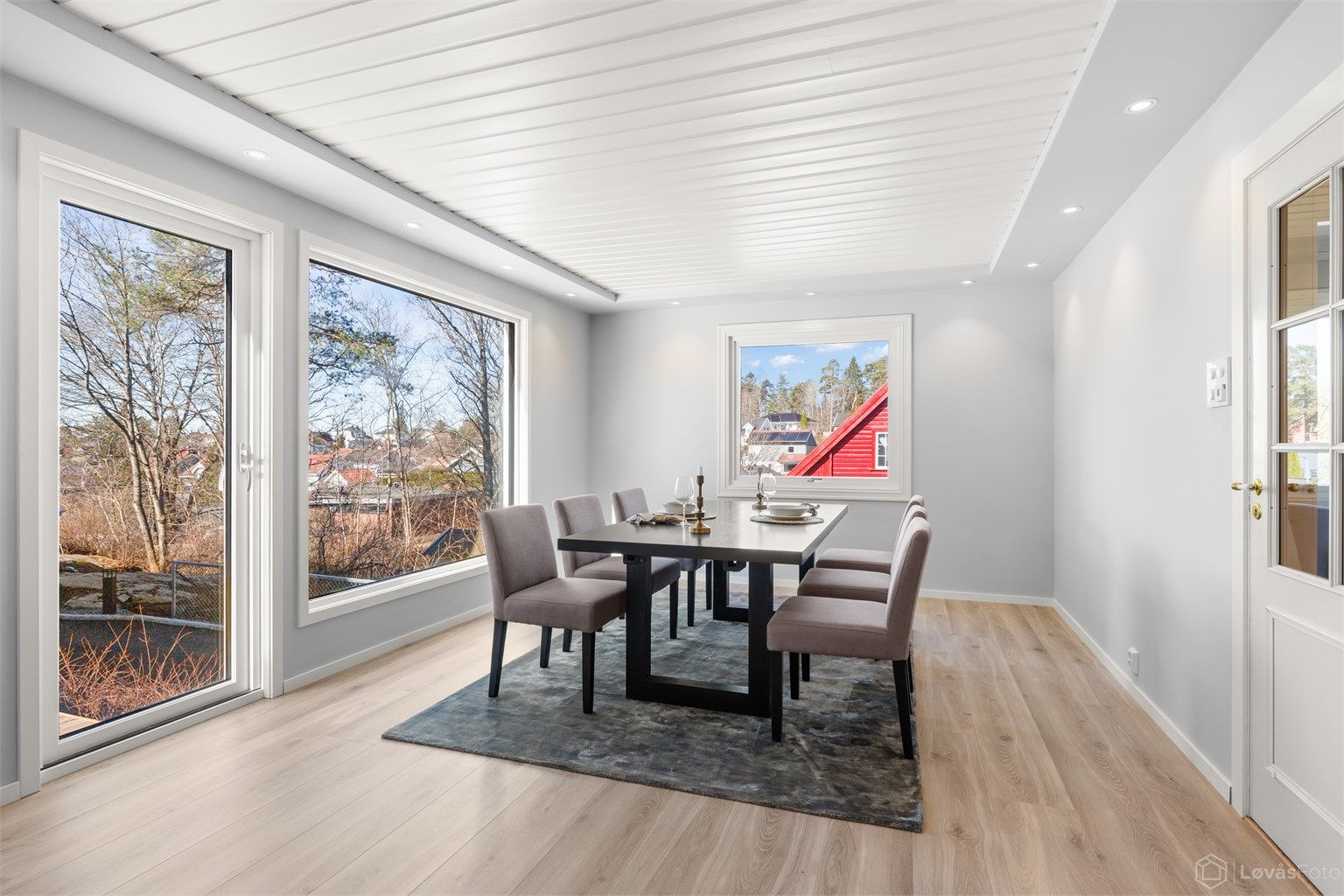 Stor og innholdsrik enebolig med en planløsning som åpner for flere alternative bruksmuligheter