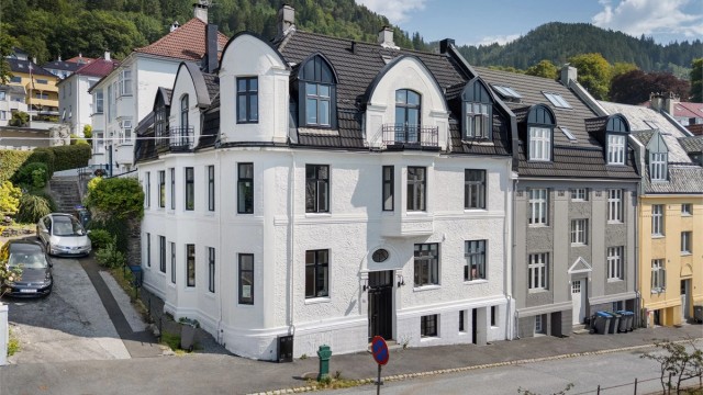 Velkommen til Kirkegaten 43 presentert av Åsmund Kvamme - Eiendomsmegler Krogsveen