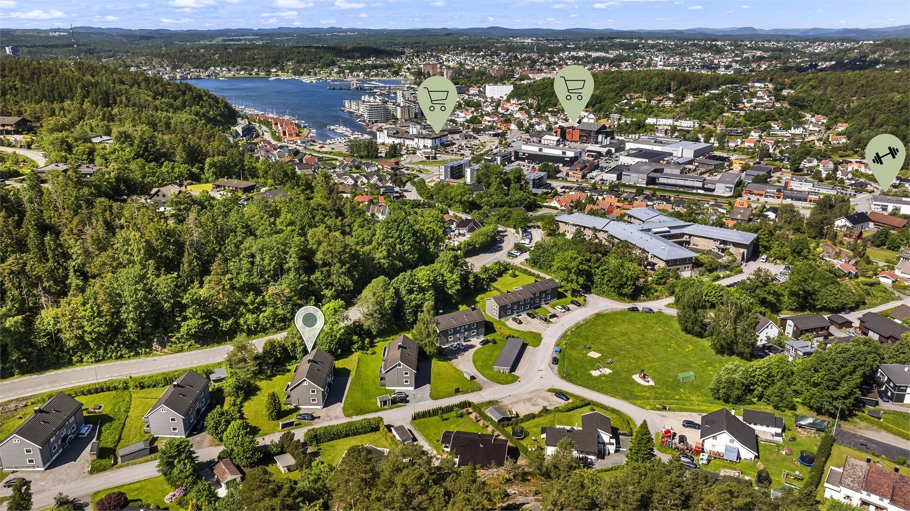 Herfra er det kort vei til Sandefjord sentrum og sjøen, med flotte tur- og friluftsmuligheter.
