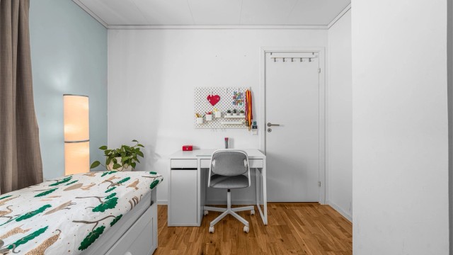 Perfekt som både barnerom, gjesterom eller kontor - alt etter ønske og behov.