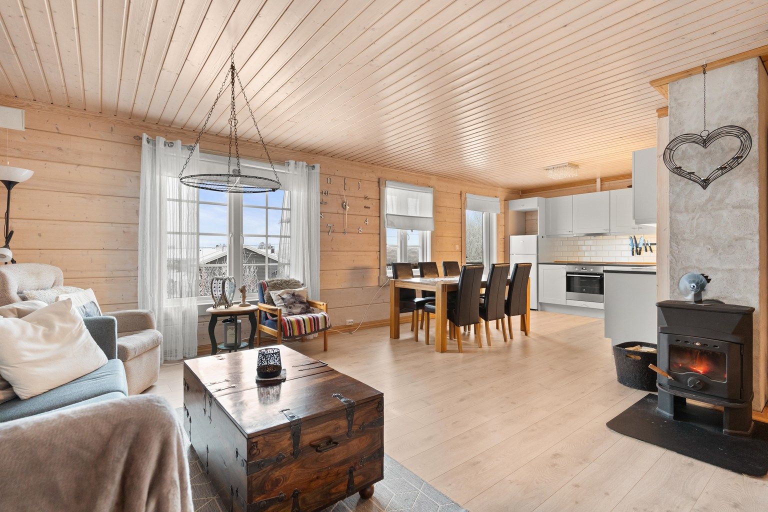 Eiendomsmegler Krogsveen v/Marcus Grundy har gleden av å presentere Grindervegen 157!