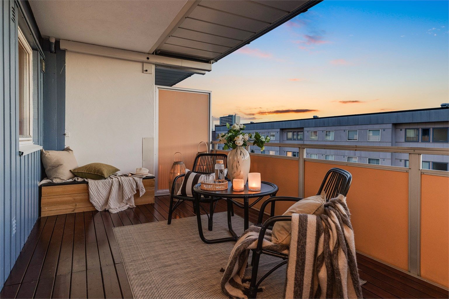- Det er god plass til sittegrupper, perfekt når man får gjester på besøk -