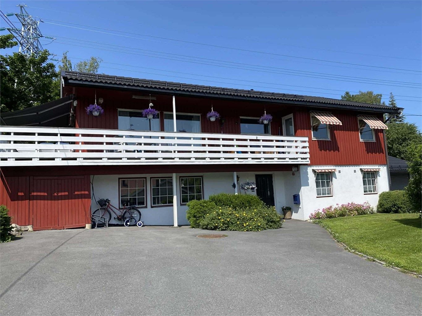 Sommerbilde tatt av selger. 