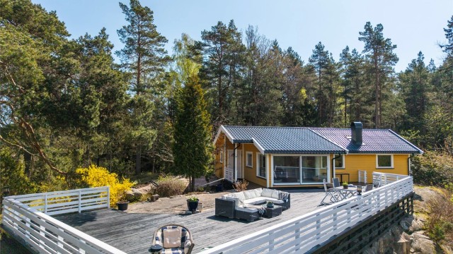 Bygningen er oppført i 1965 og med påbygning/oppgraderinger i ca. 2003.