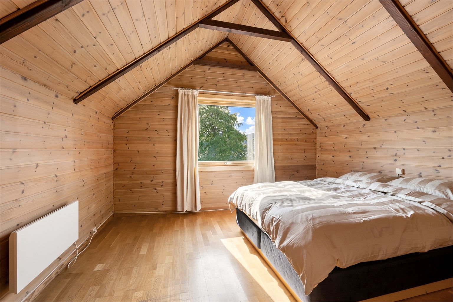 Soverom 2 på loft