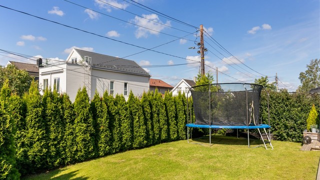 Det er også god plass til trampoline om ønskelig