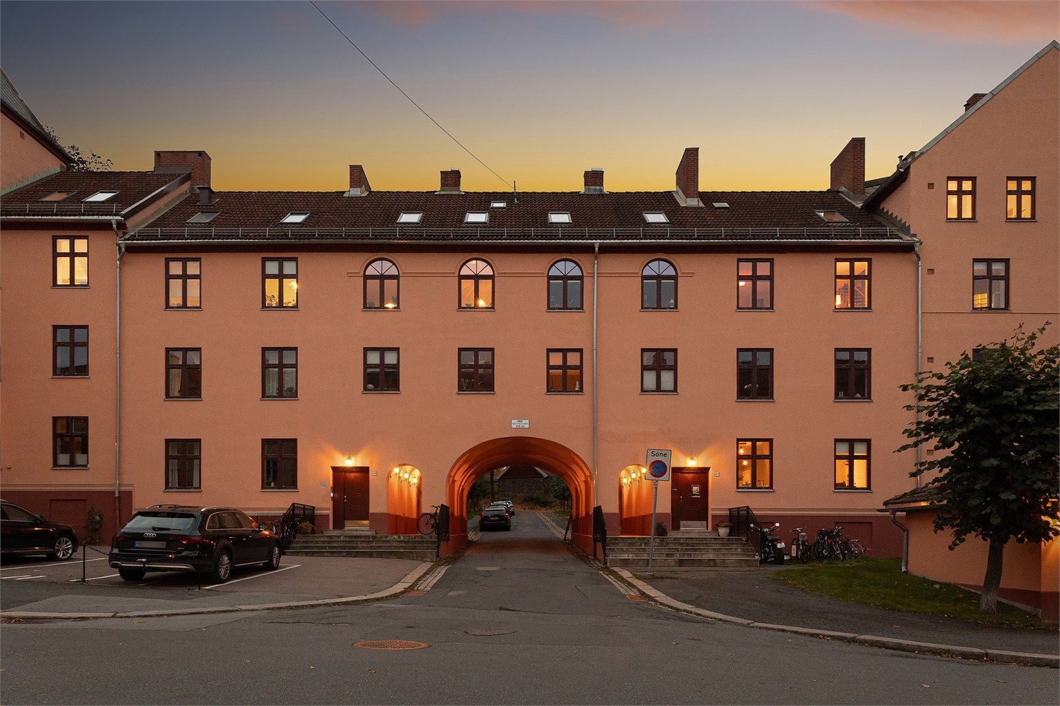 Her får du det beste fra to verdener, med byens pulserende liv like i nærheten og en skjermet beliggenhet å komme hjem til.
