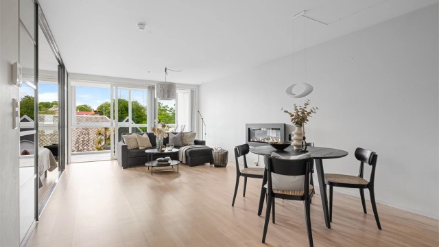 Engelsminnegata 21, er en flott selveierleilighet med meget sentral beliggenhet og kort avstand til sentrumskjernen.