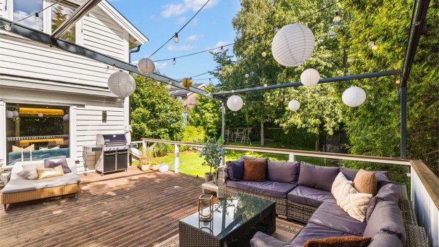 Pergola med elektrisk markise