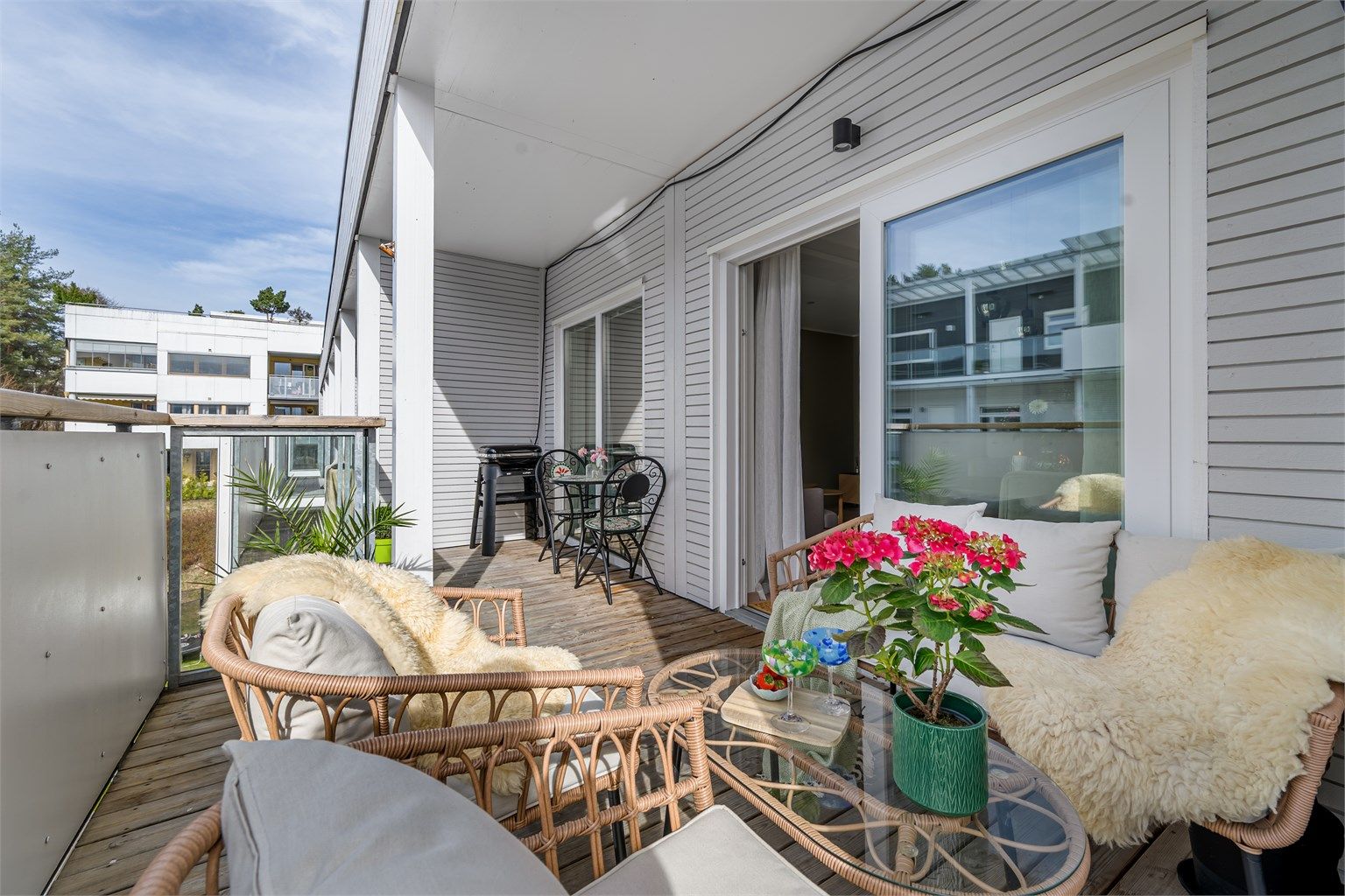 Solrik balkong på ca. 12 kvm