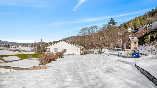 Hagen har god plass for lek og aktiviteter for hele familien.