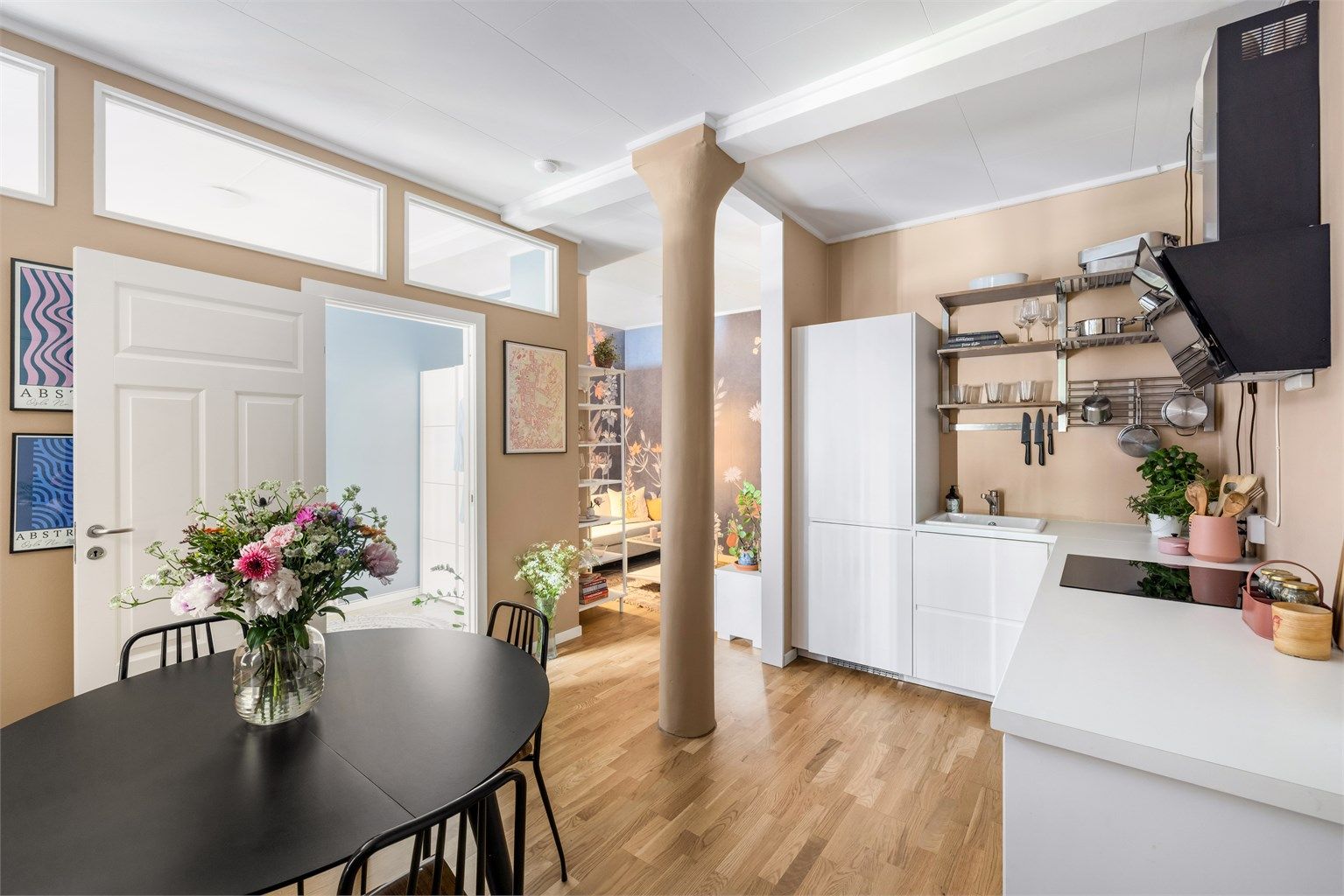 Velkommen til Hesselbergs gate 8 C, en innbydende og lekker 2-roms presentert av Marius Dyngeland Iversen.