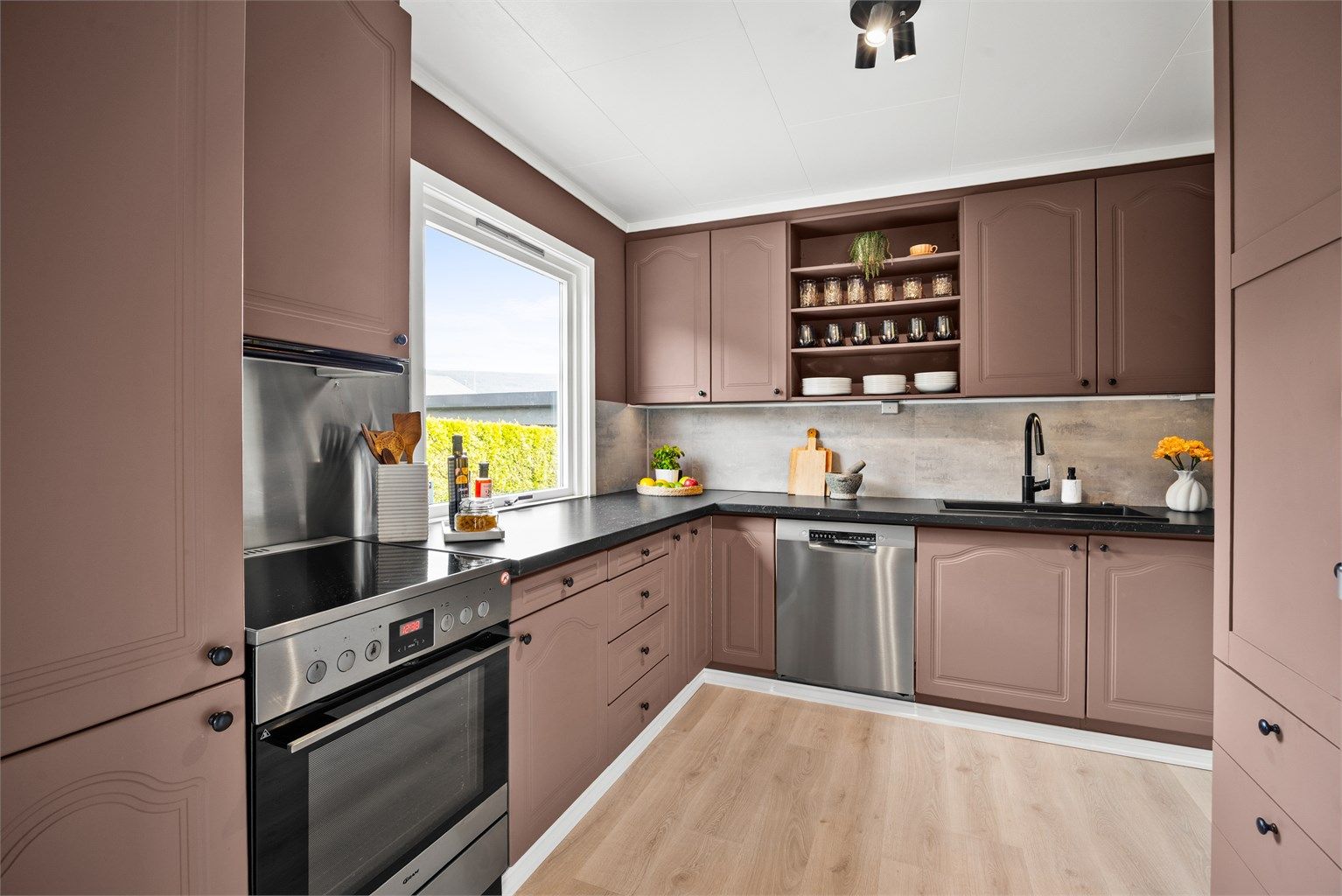 Sigdal kjøkkeninnredning med profilerte fronter