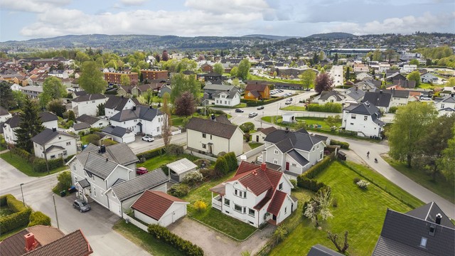 Det er flere servicetilbud i nærheten av boligen. Foto: Danny Twang - 360 Panorama