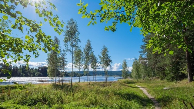 Fra boligen er det gåavstand til flotte tur og naturopplevelser.