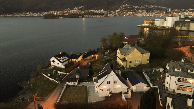 - Her ser man den flotte, sentrumsnære plasseringen boligen har -
