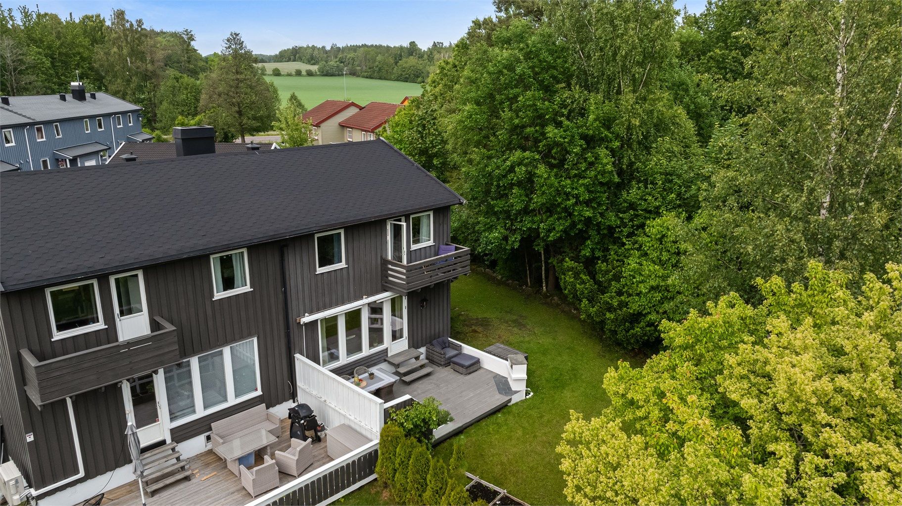 Skjermet og usjenert tomt