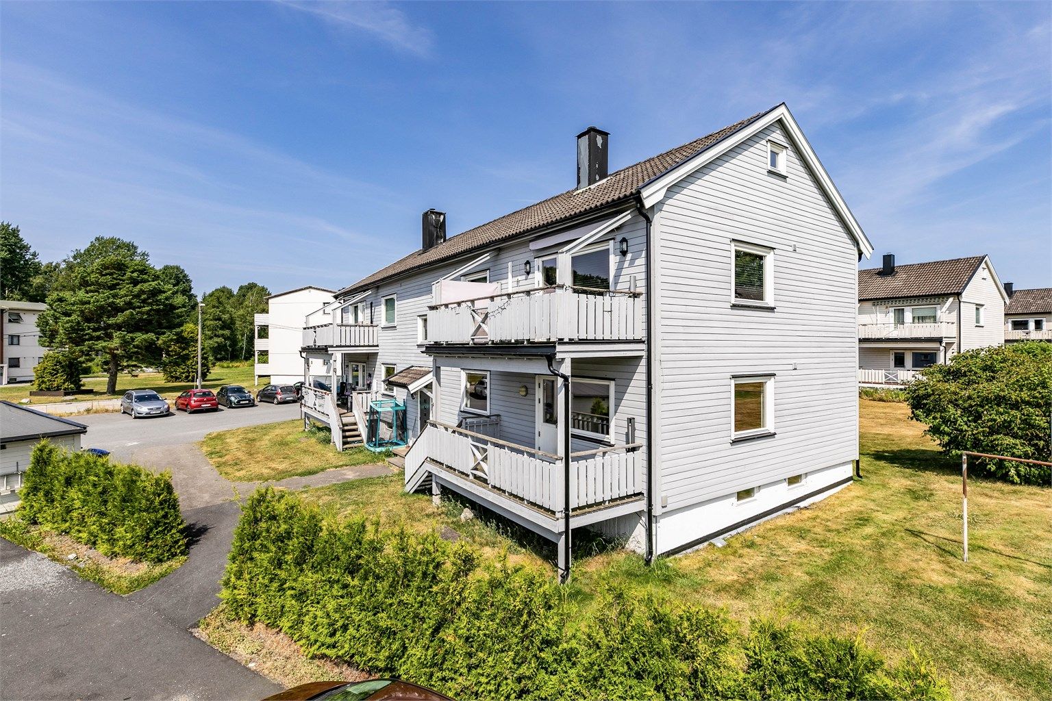 Velkommen til Holteveien 3! Andelsleilighet nr. 8 i Halmstad borettslag presenteres av Krogsveen. Fotograf; Børge Oppegård.
