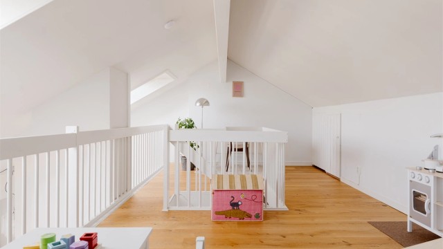 Hemsen har god takhøyde der møbleringsmulighetene er mange!