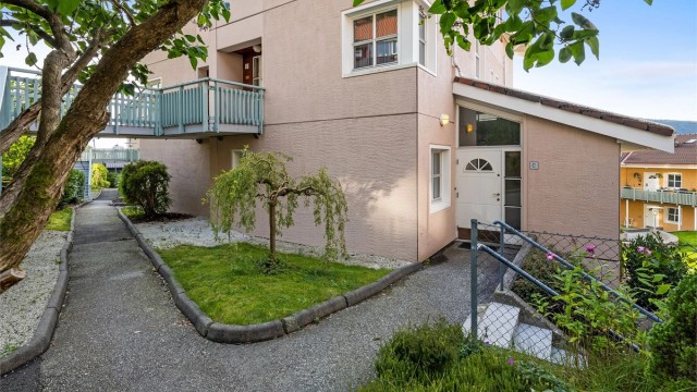 Privat inngangsparti. Her er det også trappefri tilkomst.