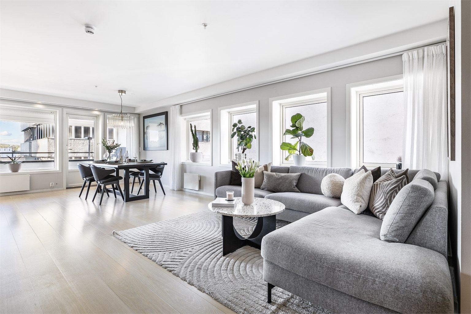Velkommen til Svaebakken 8 - presentert av Krogsveen. Fotograf; Børge Oppegård.