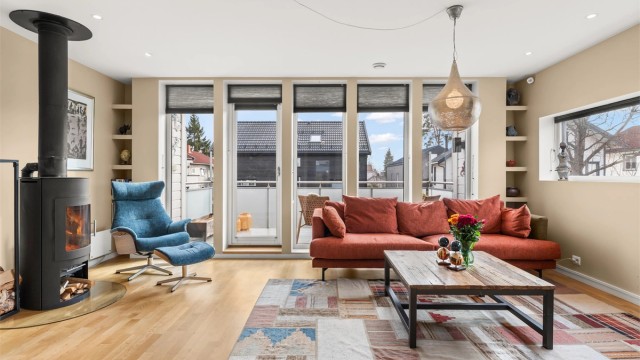 I andre etasje finner du en lun og tilbaketrukket TV-stue.