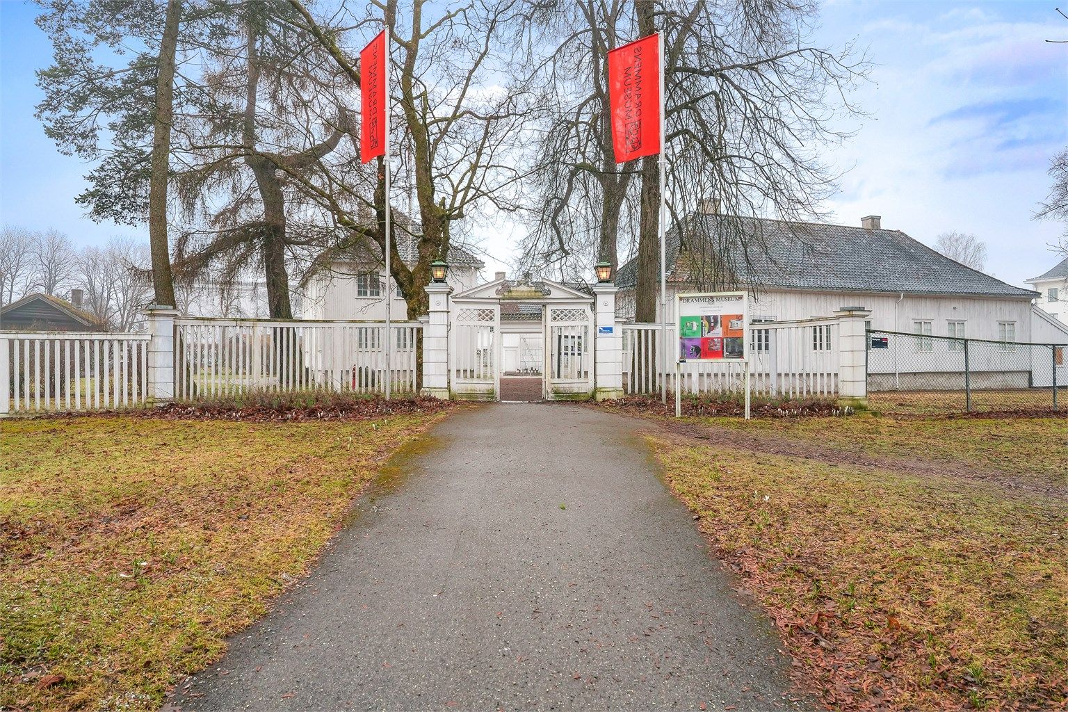 Kulturelle opplevelser venter rett utenfor døren, med Drammens museum i nabolaget.