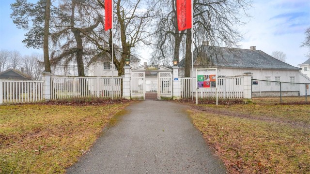 Kulturelle opplevelser venter rett utenfor døren, med Drammens museum i nabolaget.