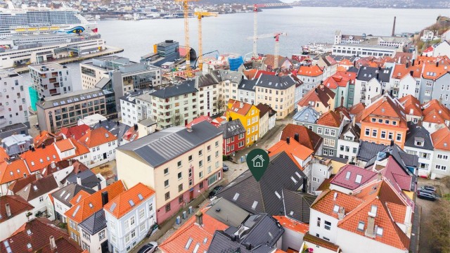 Svært attraktiv beliggenhet i rolige og vakre omgivelser i et av byens mest populære beboelsesområder på Nøstet