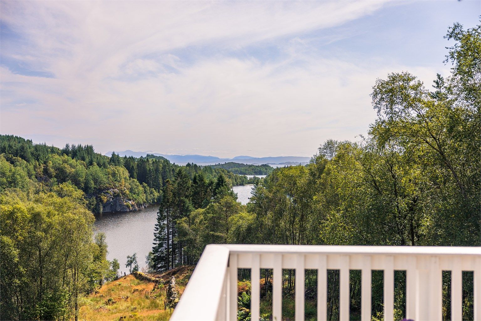 Nyt den fantastiske utsikten fra boligen.