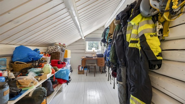 Praktisk bod på loftet for ekstra lagring.
