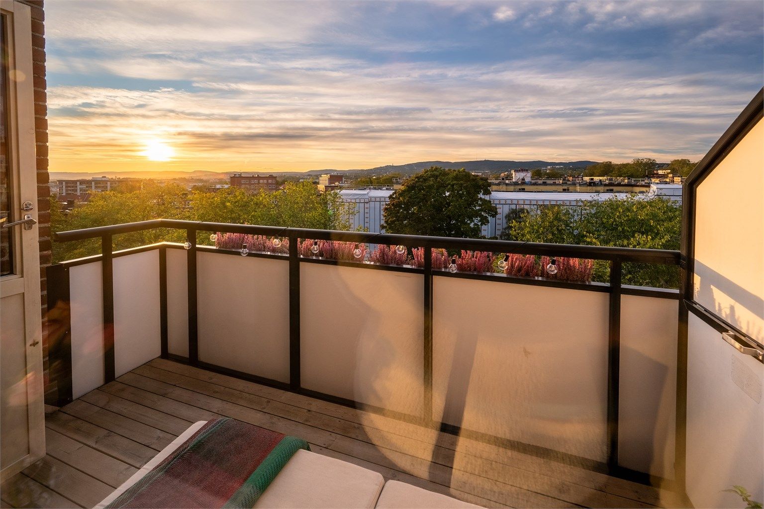 Her kan du nyte solnedgangen på varme sommerkvelder.