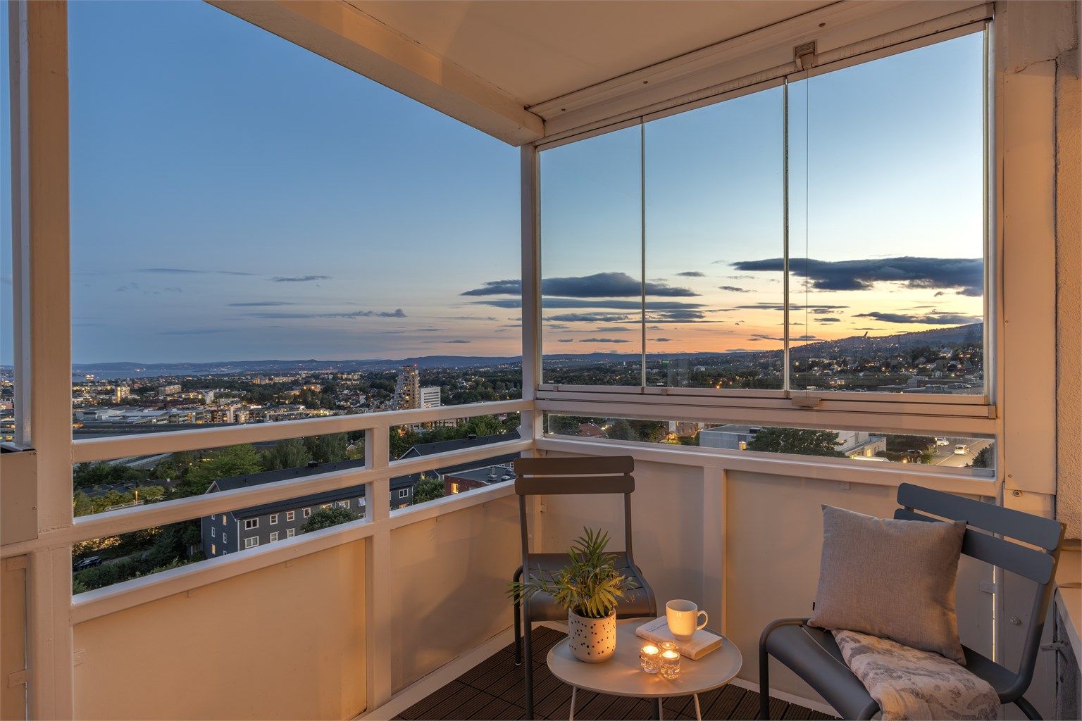 Christoffer Vindum v/Krogsveen avd. Grefsen har gleden av å presentere denne herlige utsiktsleiligheten i Betzy Kjelsbergs vei 7!   