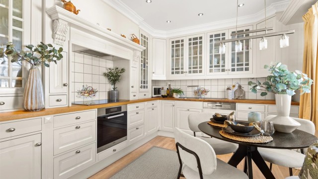 Innredning med innenforliggende fronter