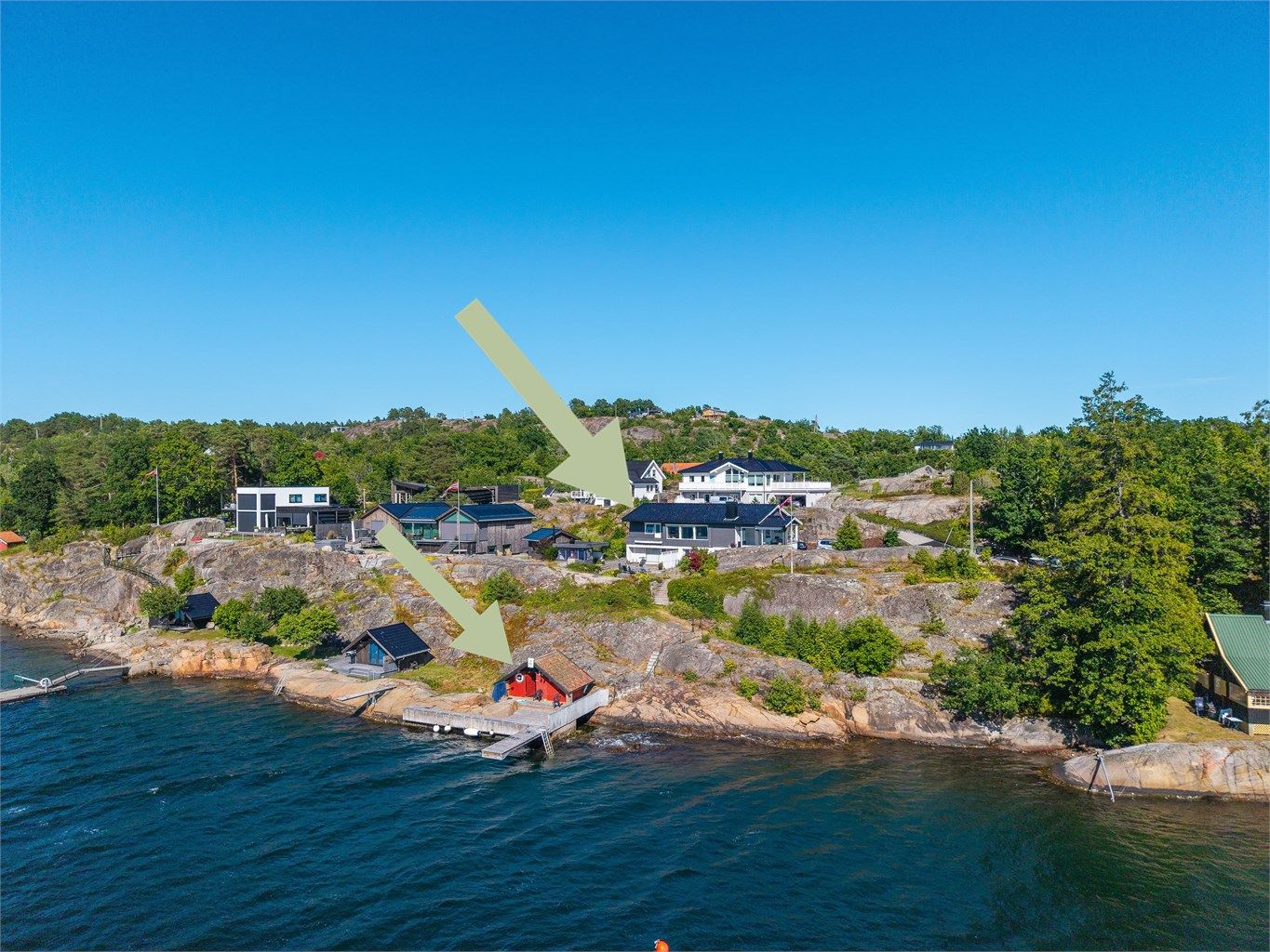 En unik og sjelden perle - stor eiendom med hybel, privat brygge, sjøbod og en spektakulær utsikt! 