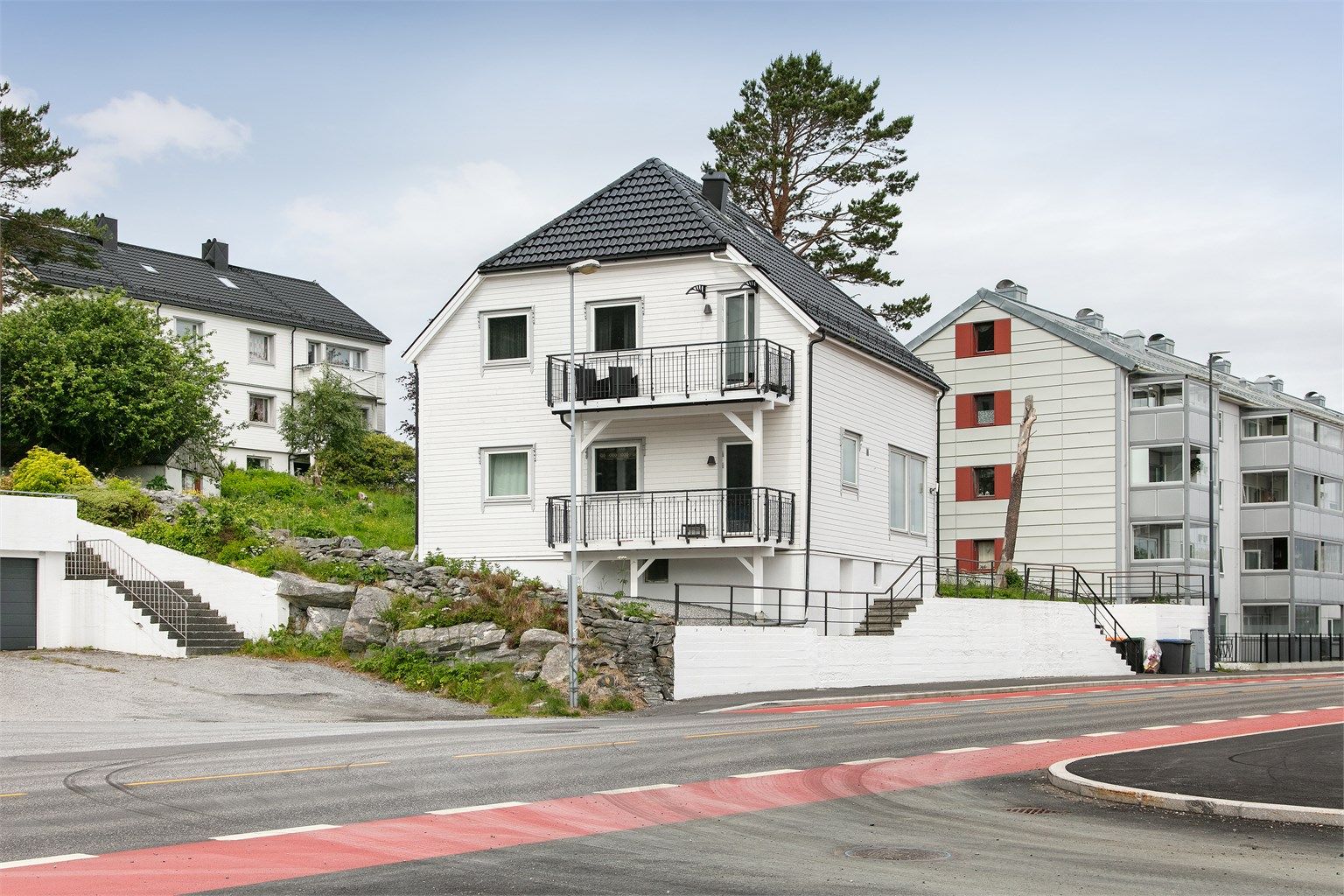 Fasade sett fra Skarbøvikgata