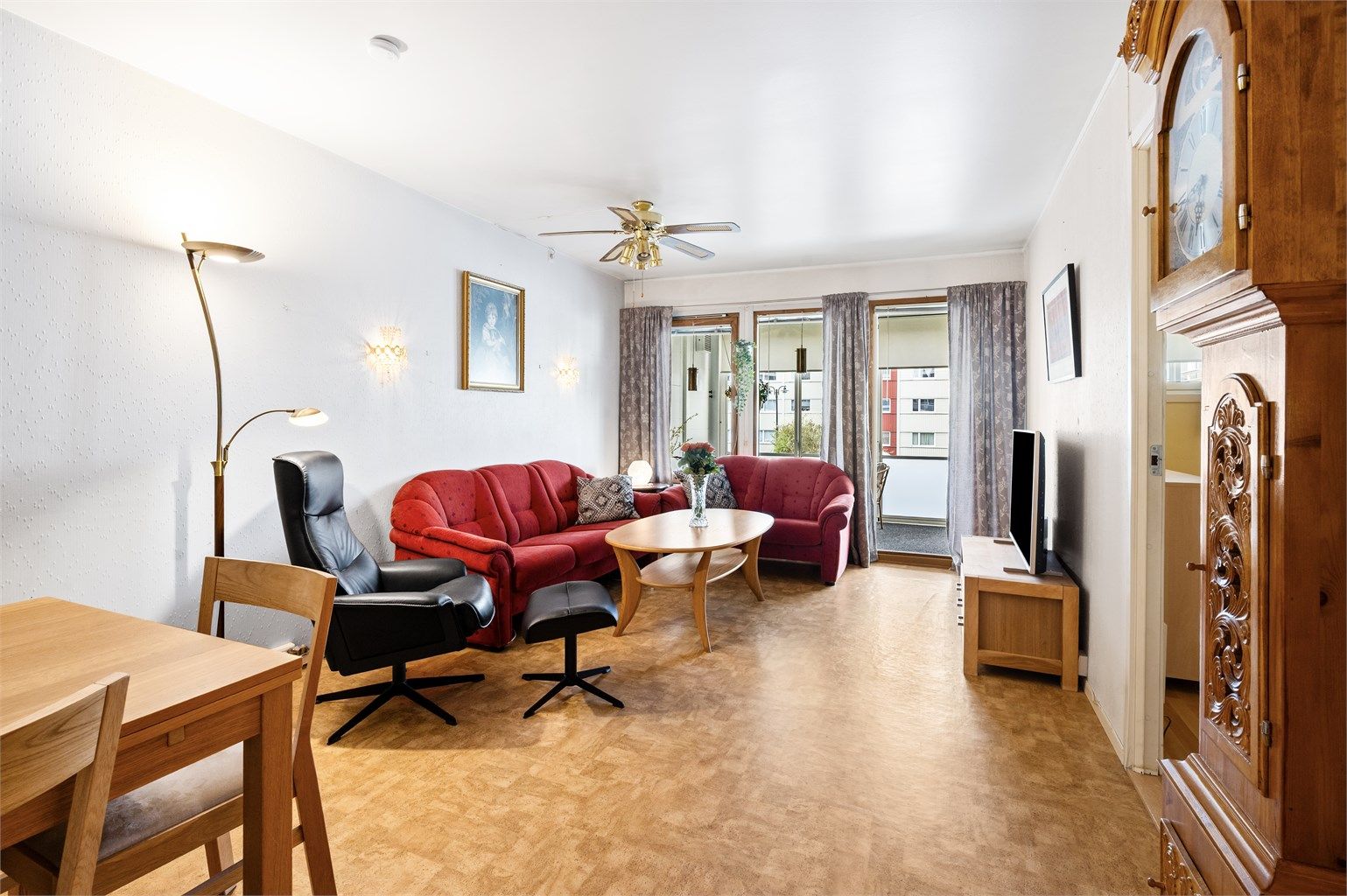 Skap din drømmeleilighet i denne 2-roms andelsleiligheten med god planløsning og attraktiv beliggenhet.