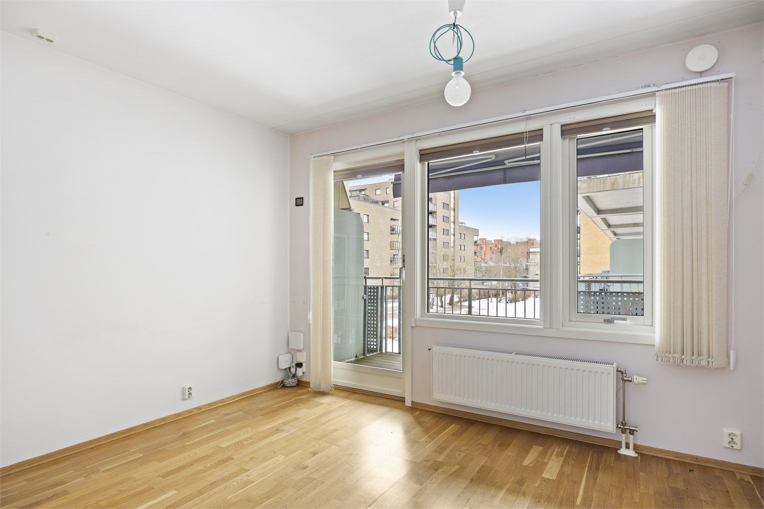 Arealeffektiv og gjennomgående 2-roms med balkong vendt ut mot skjermet bakhage. Foto: Christian N. Christensen / Christensen Fotolink