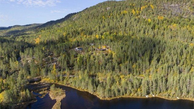 Vannet og skogsområdene i Gjøvdal gir fine rammer for friluftsliv, fiske og rekreasjon.