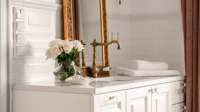 Baderomsinnredningen er bygget eksklusivt for badet.