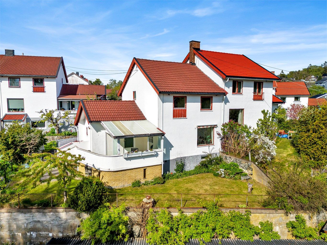 Eiendomsmegler Krogsveen v/ Vegard Gran-Andersen ønsker velkommen til Ivar Welles vei 4B, en halvpart tomannsbolig som ligger både sentrums- og marka nært!