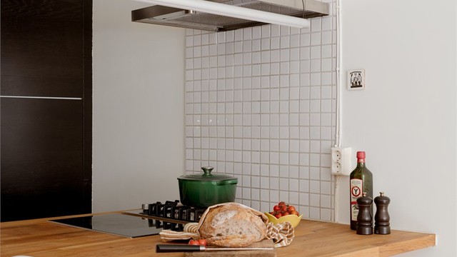 Med den smarte bar-løsningen på kjøkkenøya kan sultne gjester serveres smaksprøver rett fra gryta.