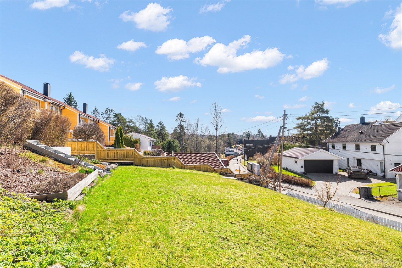 Hagen gir fine lekemuligheter for barn.