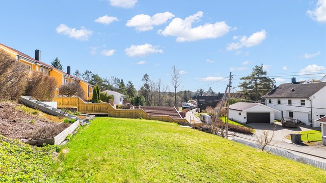 Hagen gir fine lekemuligheter for barn.